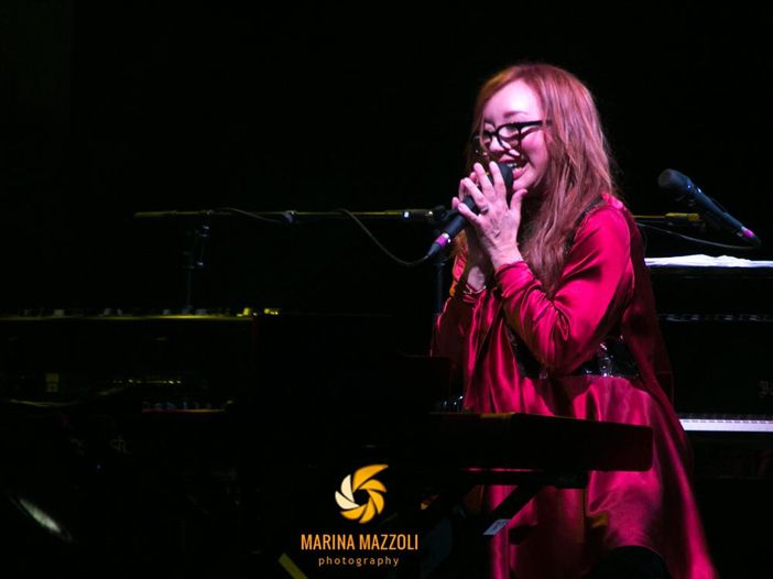 Tori Amos, recentemente fotografata da Terry Richardson, si schiera contro il fotografo. E Rita Ora... (FOTO) Tori Amos, recentemente fotografata da Terry Richardson, si schiera contro il fotografo. E Rita Ora... (FOTO)