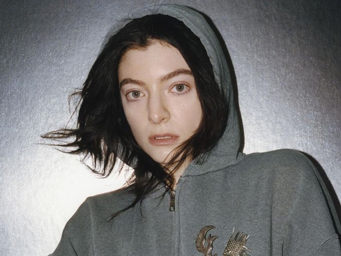 Lorde &egrave; tornata ad essere una brat girl