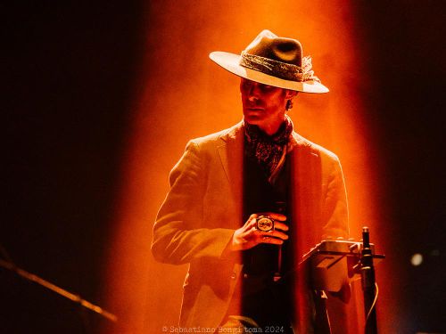 I Jane's Addiction firmano per la Capitol/EMI