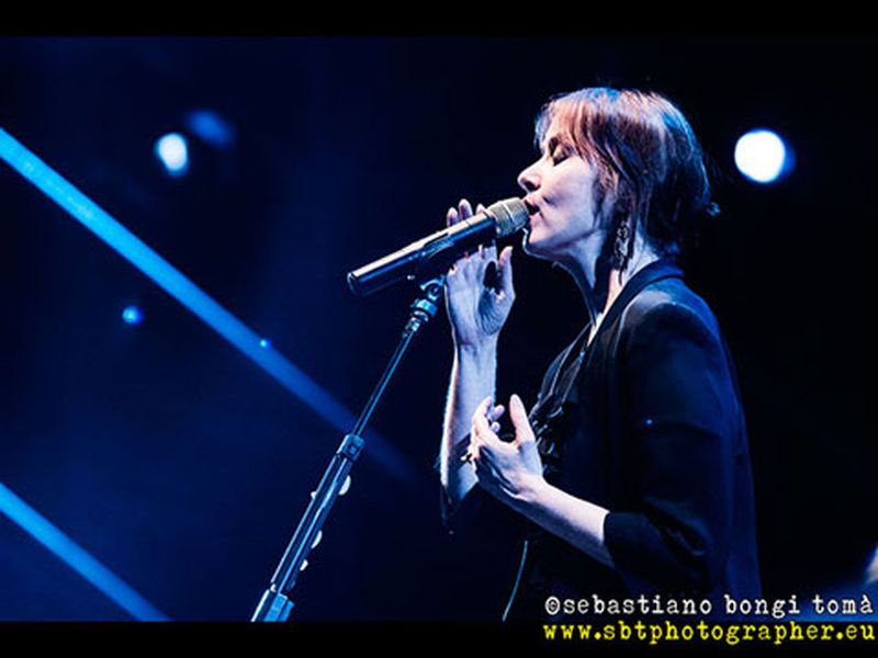 16 luglio 2014 - Pistoia Blues Festival - Piazza del Duomo - Pistoia - Suzanne Vega in concerto 16 luglio 2014 - Pistoia Blues Festival - Piazza del Duomo - Pistoia - Suzanne Vega in concerto