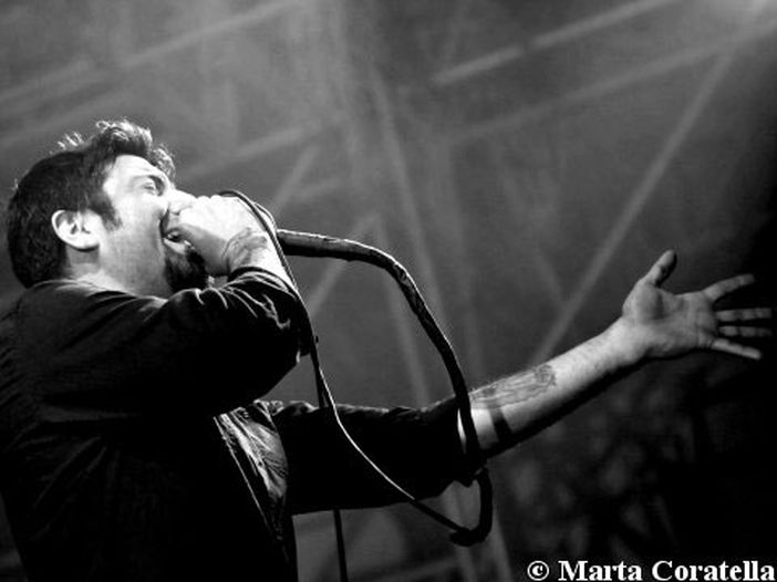 Deftones, ascolta il remix di &quot;Teenager&quot; curato da Robert Smith dei Cure