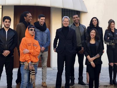 Sanremo 2011, esce &apos;Nata per unire&apos;: l&apos;Italia cantata dagli artisti del Festival