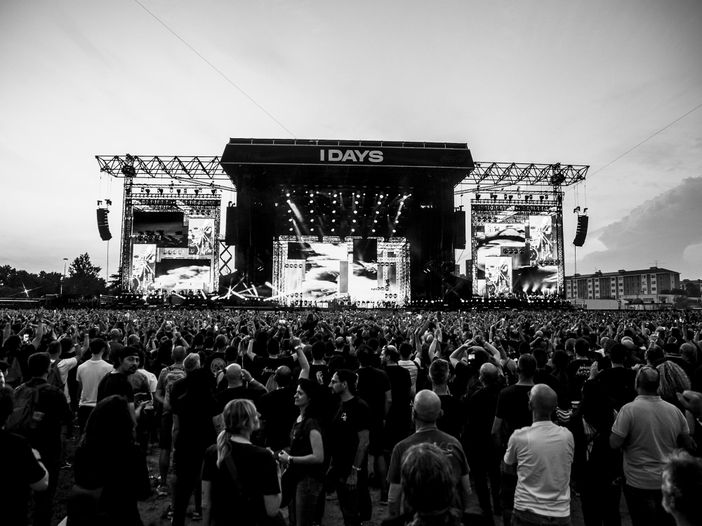 Metallica: il pubblico di Manchester canta in coro "Don't look back in anger" - VIDEO Metallica: il pubblico di Manchester canta in coro "Don't look back in anger" - VIDEO