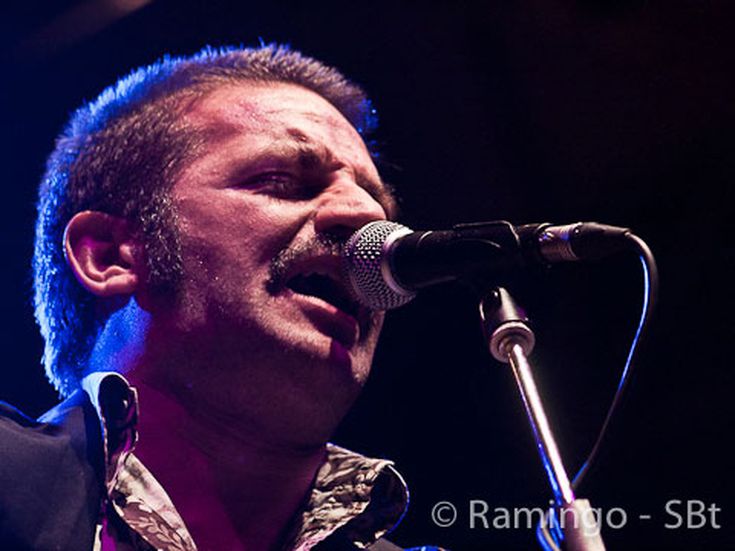 Peppe Voltarelli contro Antonio Albanese: &apos;Hai stravolto la mia canzone&quot;. Video.