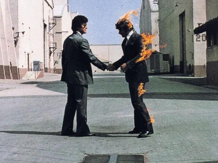 Milano, l&rsquo;ultimo saluto a Gino Strada con &lsquo;Shine On You Crazy Diamond&rsquo; dei Pink Floyd