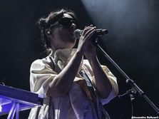 Nasce a Napoli Maria di Donna in arte Meg, cantante dei 99 Posse poi solista.