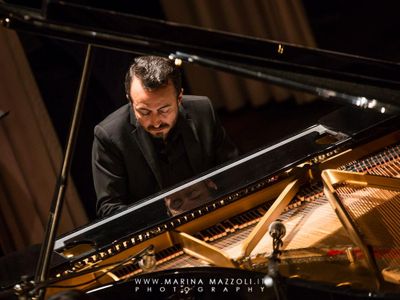 Una &apos;nota società italiana&apos; chiede brani al CET: è uno sponsor di Sanremo?