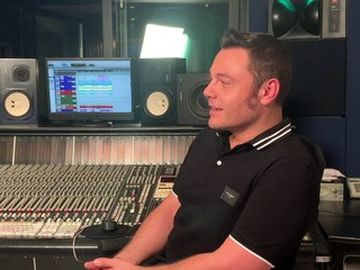 Tiziano Ferro - racconta &quot;Accetto miracoli&quot;
