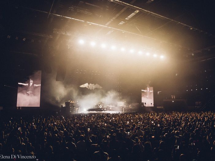 Yungblud con Halsey e Travis Barker (Blink-182): ascolta &quot;11 Minutes&quot;