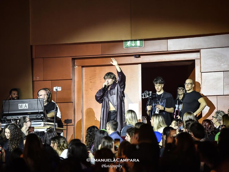 11 novembre 2025 - Teatro Arcimboldi - Milano - Rkomi in concerto