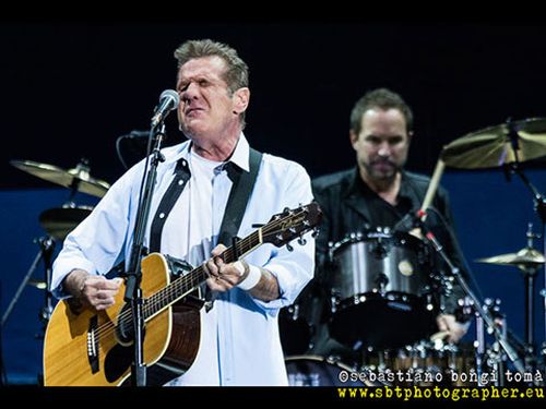 Eagles: nuovo singolo in esclusiva a Best Buy; gli altri rivenditori insorgono 