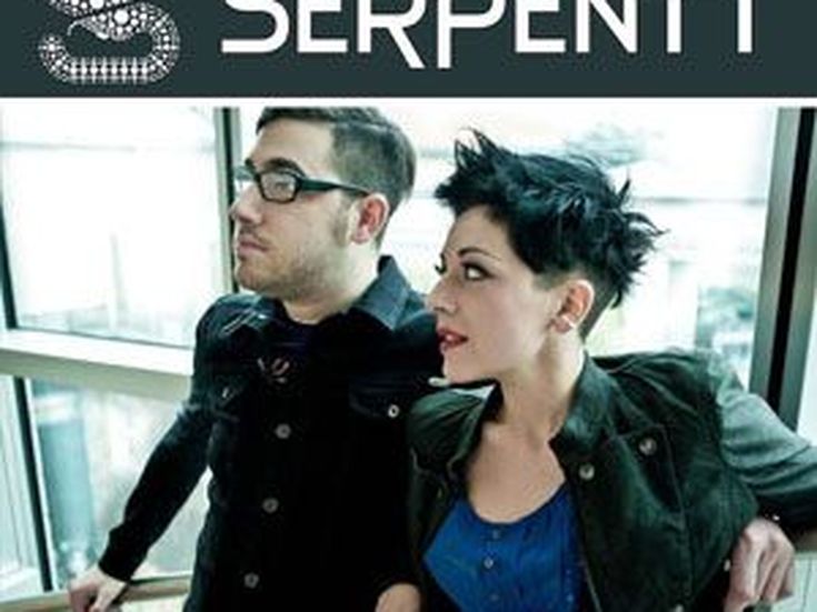 Serpenti, disco in inglese e contratto con l'etichetta svedese Uberstrom