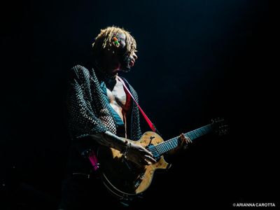 Machine Gun Kelly lancia l&apos;amo per una collaborazione con Eminem