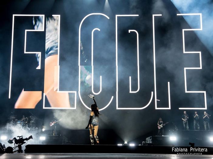Elodie, mossa inusuale: l&#039;album esce quattro giorni prima del Festival