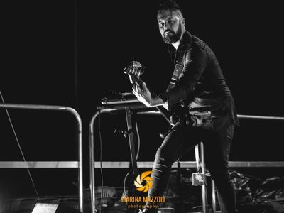 Anteprima Rockol: &apos;Asti est&apos;, il nuovo video di Zibba con Eugenio Finardi
