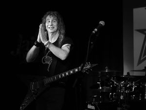 Gli Anvil restano senza bassista