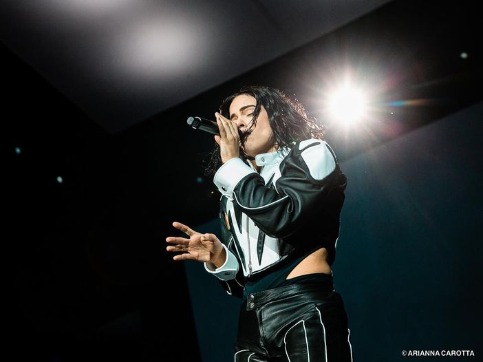 Rosal&iacute;a sfida il pop con &ldquo;Lux&rdquo;, tra misticismo e Bj&ouml;rk