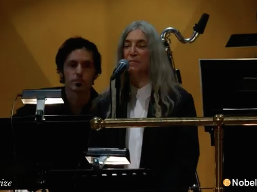 Patti Smith lascia la Arista: ‘Senza Clive Davis, non rimango’