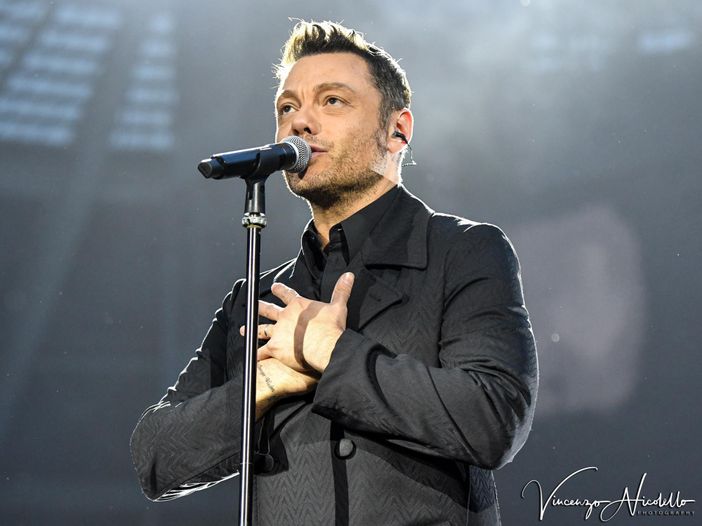 Tiziano Ferro con quella voce lì può cantare di tutto Tiziano Ferro con quella voce lì può cantare di tutto