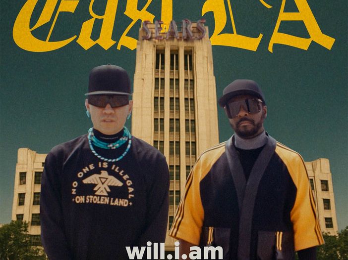 will.i.am ha un problema con una assistente di volo razzista will.i.am ha un problema con una assistente di volo razzista