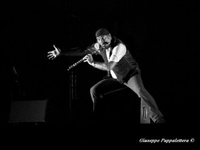 Anderson dei Jethro Tull si pente per le sue accuse contro gli USA