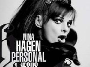 Nina Hagen è tornata in Germania col figlio