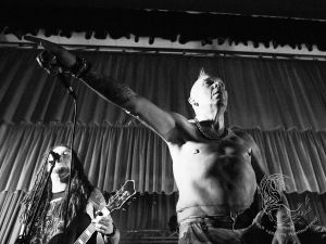 FLASH - Exploited, infarto in scena per Wattie Buchan, tour europeo cancellato