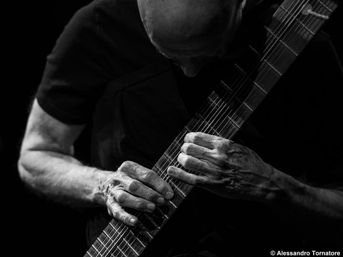 Tony Levin: un disco solista e un tour con i musicisti di Peter Gabriel