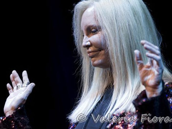 Patty Pravo: sui social la cronaca delle sue vacanze, con caduta e lussazione alla spalla - GUARDA Patty Pravo: sui social la cronaca delle sue vacanze, con caduta e lussazione alla spalla - GUARDA
