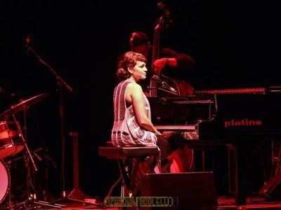 Norah Jones, il nuovo singolo è in vendita su Yahoo! senza protezione