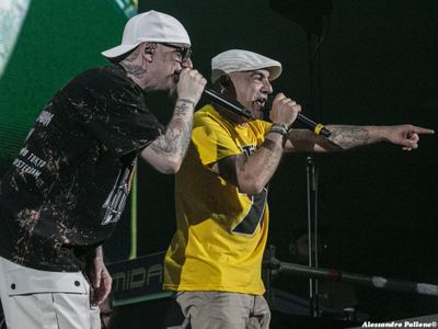 Articolo 31, una bomba sulla BMG in attesa del tour