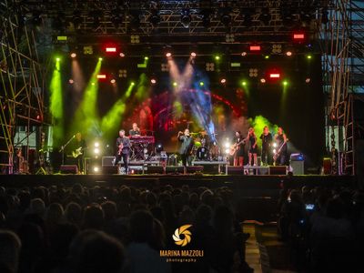 L’attore Russell Crowe dal vivo negli States col suo gruppo