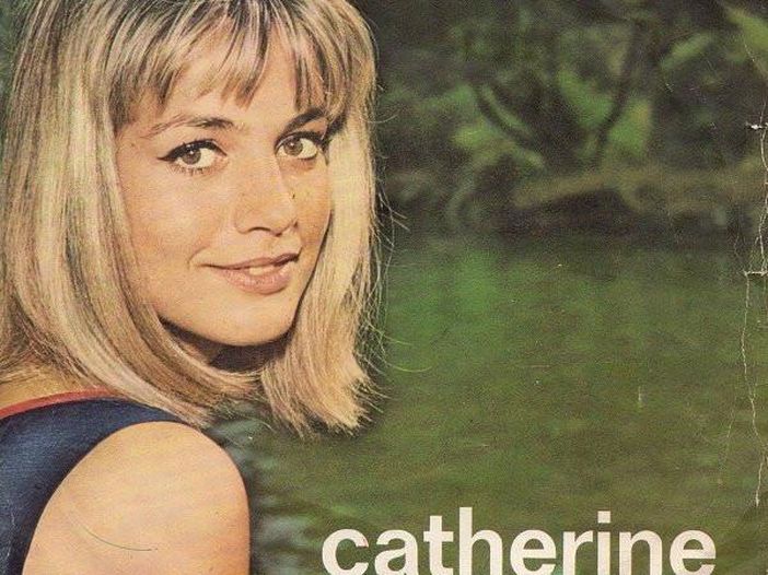 Catherine Spaak: cantò Paoli, Battiato e...“L’esercito del surf” Catherine Spaak: cantò Paoli, Battiato e...“L’esercito del surf”