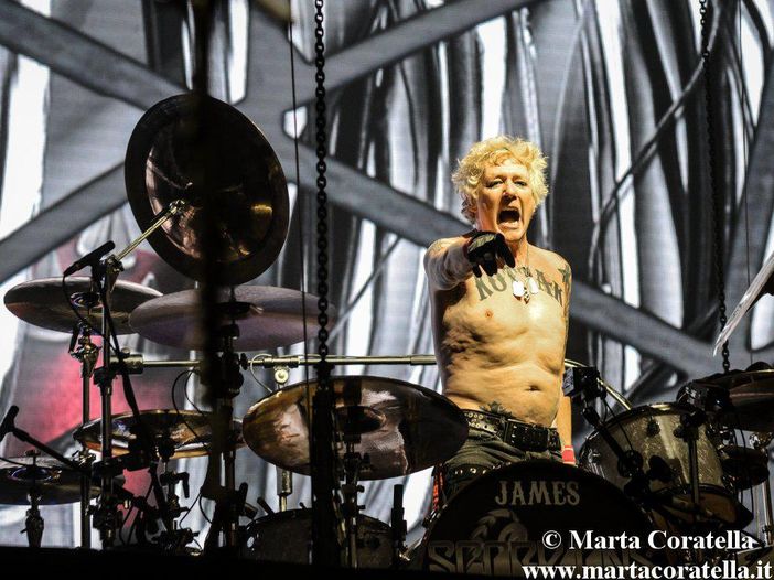 Addio a James Kottak, ex batterista degli Scorpions Addio a James Kottak, ex batterista degli Scorpions