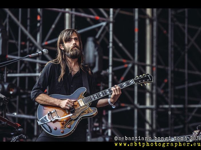 Father John Misty suona Taylor Swift: cover di &#039;Blank space&#039; e &#039;Welcome to New York&#039; - ASCOLTA