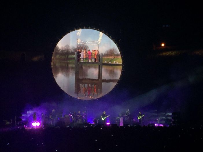 David Gilmour, in video la visita all&#039;esposizione delle chitarre all&#039;asta: guarda