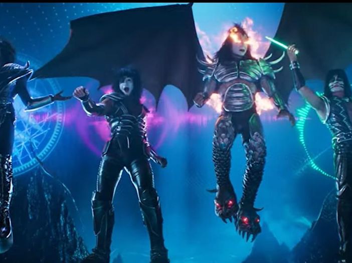 Kiss: guarda la versione &ldquo;aggiornata&rdquo; di &lsquo;Rock And Roll All Nite&rsquo; con James Corden - VIDEO