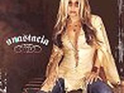 Anastacia per la campagna di sensibilizzazione del cancro al seno