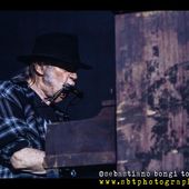 16 luglio 2016 - Lucca Summer Festival - Piazza Napoleone - Lucca - Neil Young in concerto 16 luglio 2016 - Lucca Summer Festival - Piazza Napoleone - Lucca - Neil Young in concerto