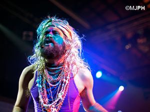 Knife: il nuovo singolo è &apos;Full of fire&apos;, che anticipa &apos;Shaking the abitual&apos;