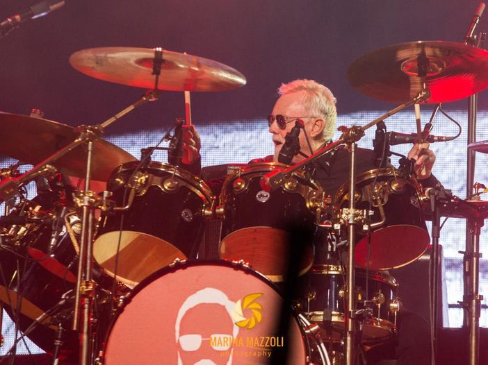Roger Taylor sfida a duello Nandi Bushell... e perde Roger Taylor sfida a duello Nandi Bushell... e perde
