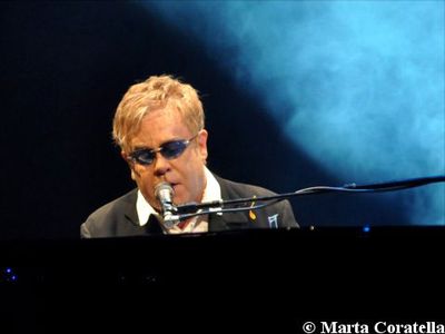 Kevin Spacey duetta con Elton John