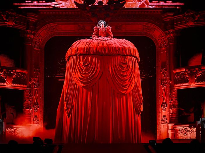 Lady Gaga ha la polmonite, stop al tour: saltano le date a Seattle e Vancouver Lady Gaga ha la polmonite, stop al tour: saltano le date a Seattle e Vancouver