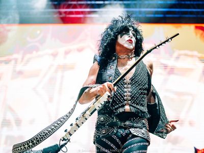 Paul Stanley dei Kiss: &apos;Bisogna stare attenti al fuoco&apos;