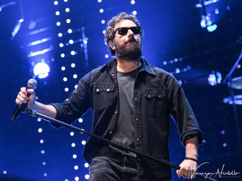 6 dicembre 2023 - PalaAlpitour - Torino - Tommaso Paradiso in concerto 6 dicembre 2023 - PalaAlpitour - Torino - Tommaso Paradiso in concerto