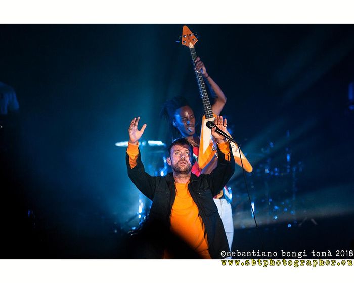 https://images.rockol.it/XRDGZpLOtsIziuKfOnejZKq-mZE=/700x0/smart/rockol-img/img/foto/upload/gorillaz-luccasummer2018-sebastiano011.jpg