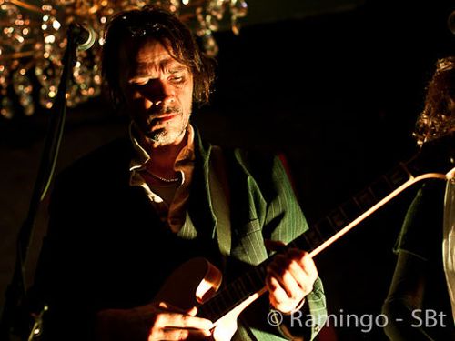 Anche Hugo Race (Bad Seeds) su Desvelos, neo-indie italiana