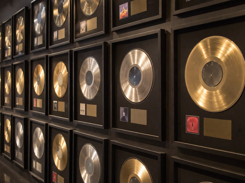 A&R, cataloghi e distribuzione sono alternative strategiche?