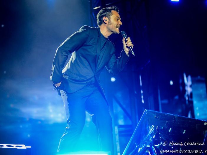 Tiziano Ferro, sui social la tracklist (un post alla volta) del nuovo album: il primo brano &egrave; la title track &lsquo;Accetto miracoli&rsquo;