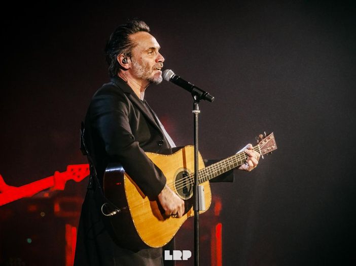 Nek, quest&#039;estate dal vivo in acustico 